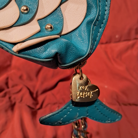 Betsey Johnson Blue Fish Clutch - Picture 5 of 6